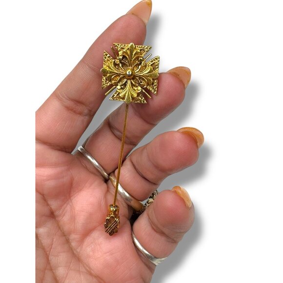 Mode Art Arthur Pepper Gold Tone Stick Pin Maltese Cross Pin Cap - Picture 5 of 5